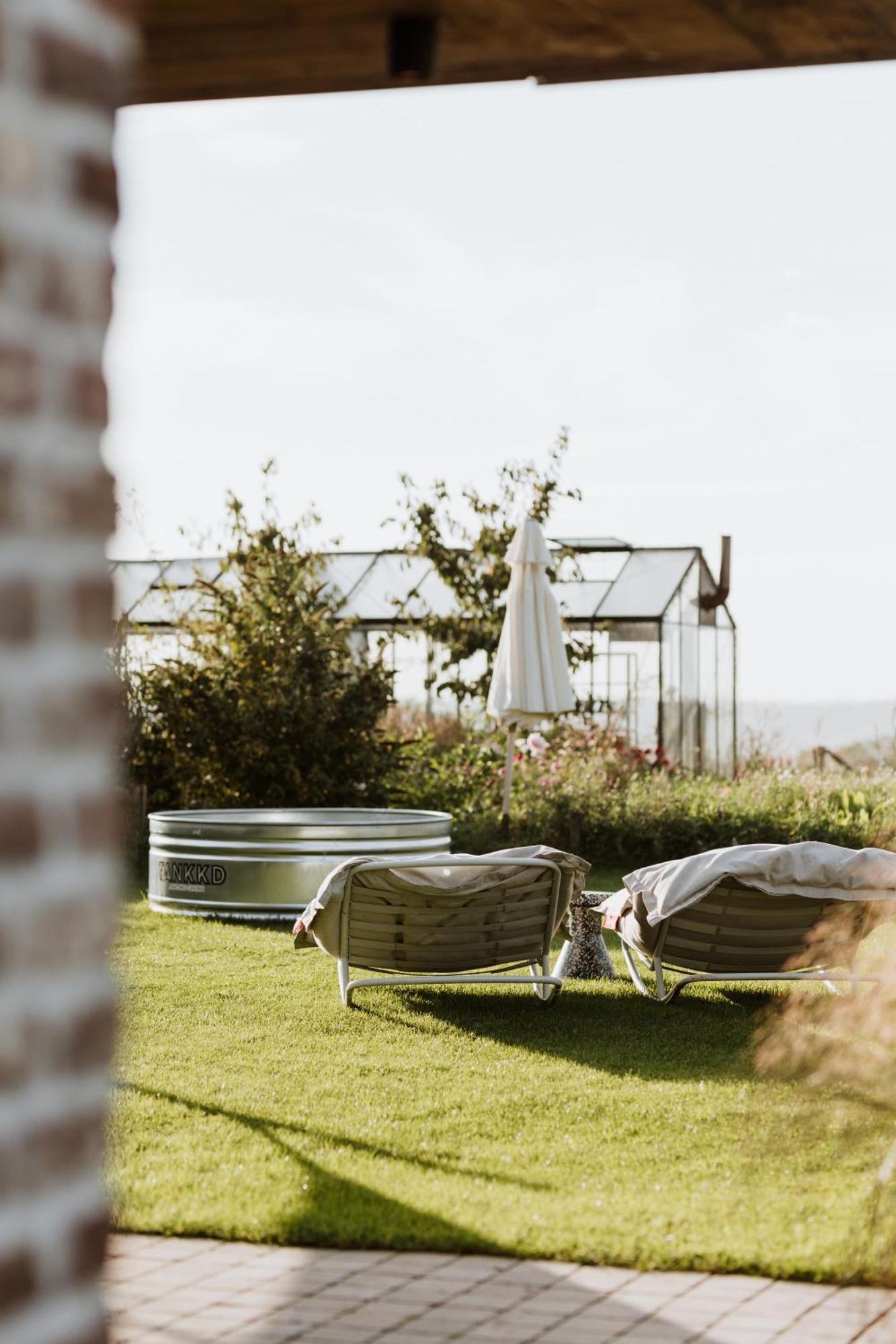 Hei15 Bed & Breakfast Sint Geertruid Bagian luar foto